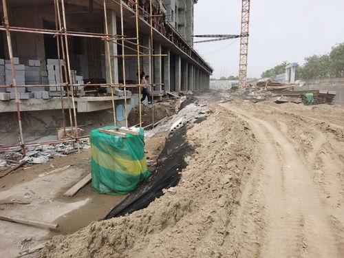 濱州城建集團(tuán)工地亂象 塵土漫天飛，工人無(wú)防護(hù)施工引擔(dān)憂(yōu)